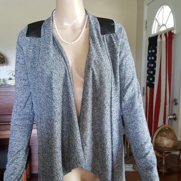 Open front cardigan.Tie or loose option. Small - Picture 2 of 8